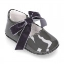 Classic Mary Jane shoes angel style for baby in patent leather with VELVET ties.