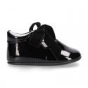 Classic Mary Jane shoes angel style for baby in patent leather with VELVET ties.