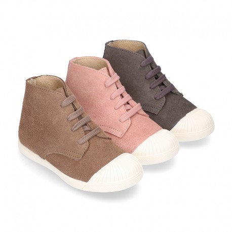 New kids suede leather Ankle boots with TOE CAP.