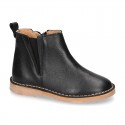 Casual SOFT NAPPA leather kids ankle boot shoes with elastic band and zipper closure.