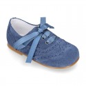 Classic perforated kids Suede leather Lace-up oxford shoes.