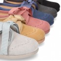 Autumn winter canvas laces up shoes with ties closure for little kids.