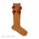 CHILDREN´S COTTON KNEE-HIGH SOCKS WITH VELVET SIDE BOW BY CONDOR.