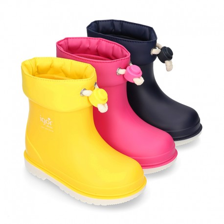 Little NAUTICAL Rain boots with adjustable neck for little kids.