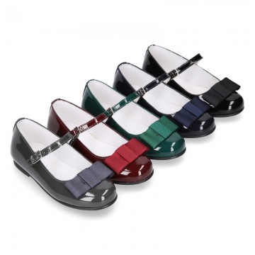 New little OKAA Mary Jane shoes with shoemaker ribbon in patent leather.