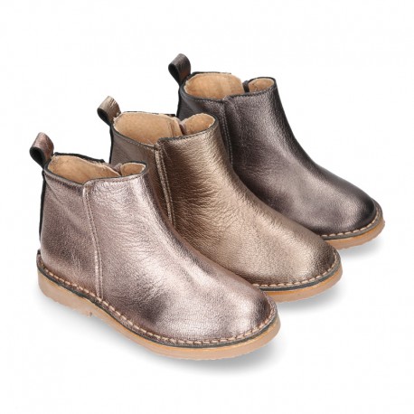 Casual METAL NAPPA leather kids ankle boot shoes with elastic band and zipper closure.