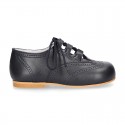 Nappa leather Stylized classic english style shoes with shoelaces closure.