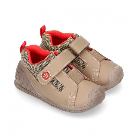 New Washable leather Tennis shoes combines with NYLON with velcro strap with reinforced toe cap and counter for first steps.