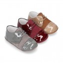 Combined leather little oxford shoes for babies with silk ties closure design.