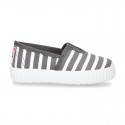 Cotton cavas Sneaker or bamba style shoes with stripes design.