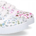 Cotton canvas Bamba type shoes with shoelaces and FLOWERS print design.