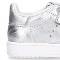 Casual Girl tennis shoes laceless in metal nappa leather.