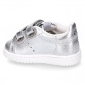 Casual Girl tennis shoes laceless in metal nappa leather.