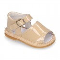 Patent leather Sandal shoes for babies.