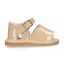 Patent leather Sandal shoes for babies.