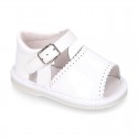 Patent leather Sandal shoes for babies.