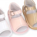 Patent leather Sandal shoes for babies.