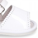 Patent leather Sandal shoes for babies.