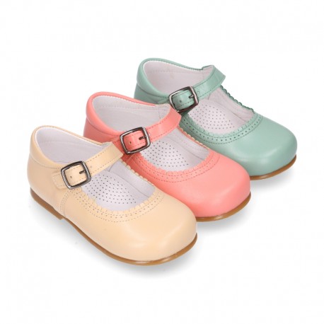 Girl Halter little Mary Jane shoes with buckle fastening in seasonal nappa leather.