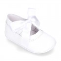 Patent leather little Mary Jane shoes with ties closure for babies.