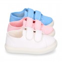 Cotton Canvas kids Sneaker laceless in pastel colors.