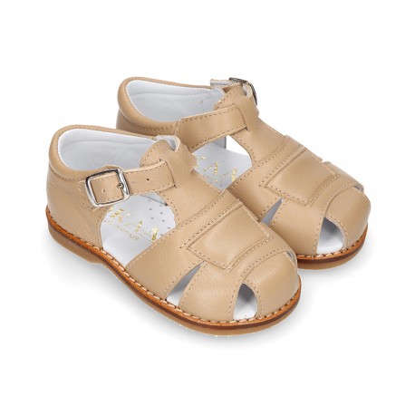 Soft Nappa leather kids Sandal shoes with buckle fastening.