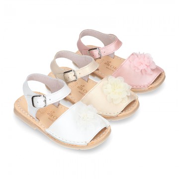 SOFT NACAR leather girl Menorquina sandals with FLOWER design.