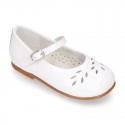 FLOWER design GirL little Mary Jane shoes with buckle fastening in patent leather.