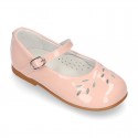 FLOWER design GirL little Mary Jane shoes with buckle fastening in patent leather.