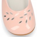 FLOWER design GirL little Mary Jane shoes with buckle fastening in patent leather.