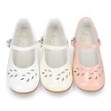 FLOWER design GirL little Mary Jane shoes with buckle fastening in patent leather.