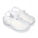 Kids jelly shoes with SURFI CLOG design for beach and pool use.