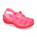 Kids jelly shoes with SURFI CLOG design for beach and pool use.