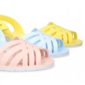 Women Ballet flat style jelly shoes sandal style for the Beach and Pool i SOLID colors.