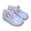 Patent leather little T-Strap shoes with buckle fastening in PASTEL colors.