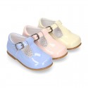 Patent leather little T-Strap shoes with buckle fastening in PASTEL colors.