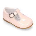 Patent leather little T-Strap shoes with buckle fastening in PASTEL colors.