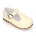 Patent leather little T-Strap shoes with buckle fastening in PASTEL colors.