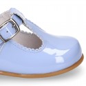 Patent leather little T-Strap shoes with buckle fastening in PASTEL colors.