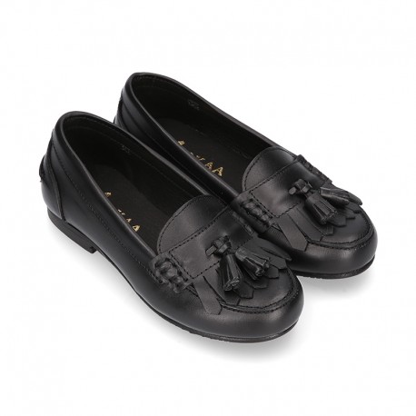 Classic school GIRL Moccasin shoes with tassels and fringed design in Nappa leather. EL006 OkaaSpain