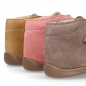 Ankle boot shoes for first steps laceless with toe cap and counter in suede leather.