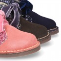 Girl GLITTER and suede leather safari boots with velvet ties closure.