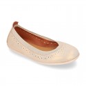 SHINY Suede leather ballet flat shoes with elastic band and perforated design.