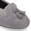 Ballet flat shoes with TASSELS in suede leather.