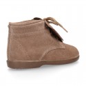 LEAF design Booties with shoelaces closure in suede leather for kids.