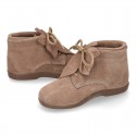 LEAF design Booties with shoelaces closure in suede leather for kids.