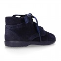 ENGLISH style design Booties with lace shoelaces in suede leather for kids.