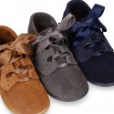 ENGLISH style design Booties with lace shoelaces in suede leather for kids.