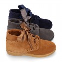 ENGLISH style design Booties with lace shoelaces in suede leather for kids.