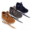 ENGLISH style design Booties with lace shoelaces in suede leather for kids.